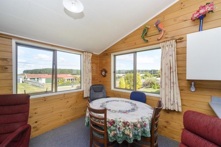 Photo of property in Build Inn, 1942 Parewanui Road, Parewanui, Bulls, 4894