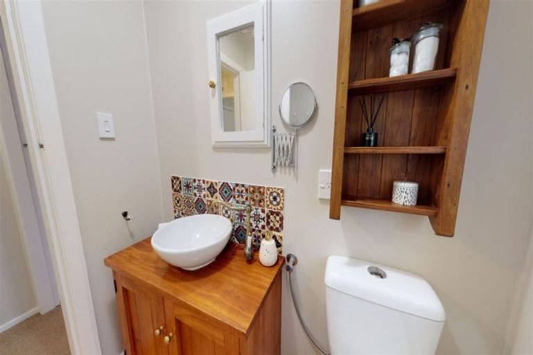 Photo of property in Regency Flats, 6/29-45 Miramar North Road, Miramar, Wellington, 6022