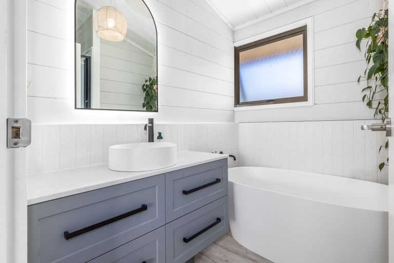 Photo of property in 114 Matatua Road, Raumati Beach, Paraparaumu, 5032