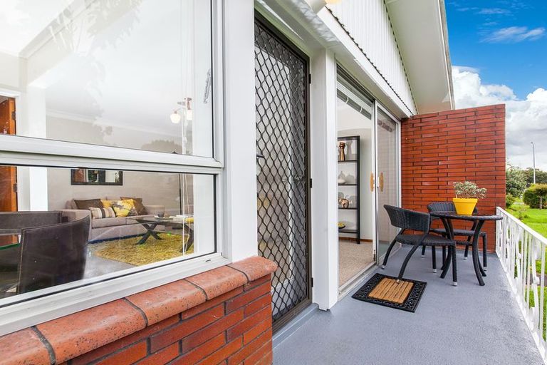 Photo of property in 5/1 Takapu Street, Henderson, Auckland, 0612
