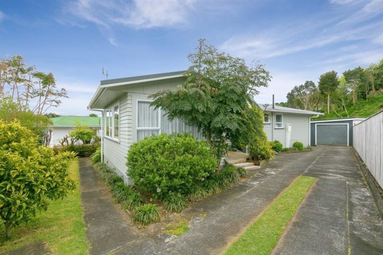 Photo of property in 42 Cumberland Street, Merrilands, New Plymouth, 4312