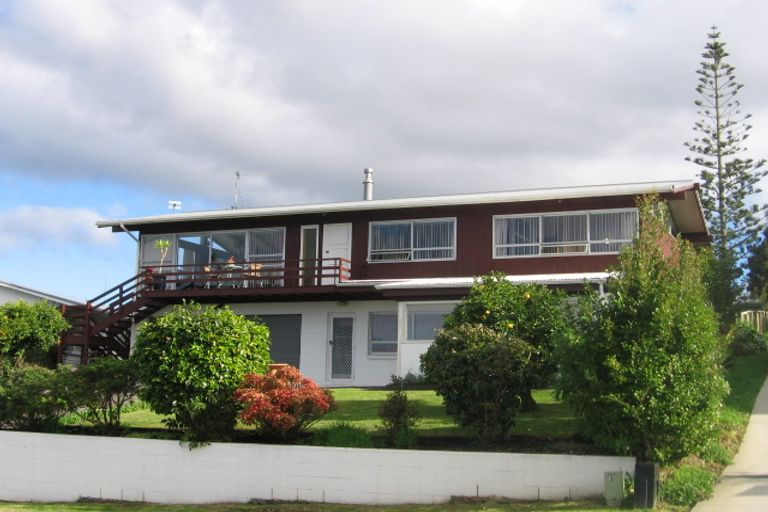 Photo of property in 3 Hartley Terrace, Massey, Auckland, 0614