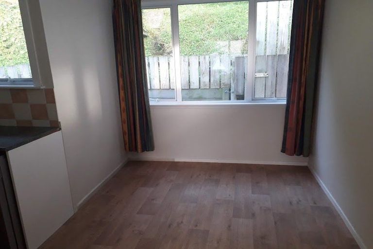 Photo of property in 35 Franklyn Road, Tawa, Wellington, 5028