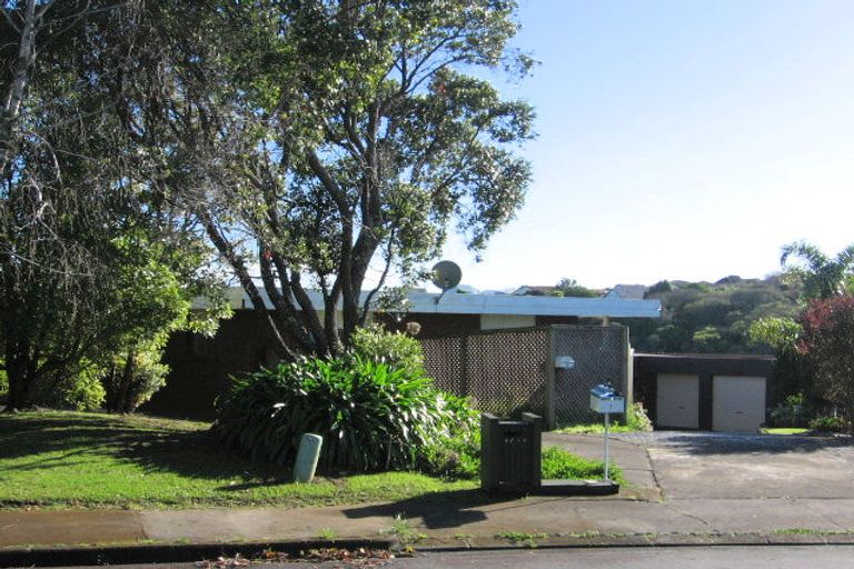 Photo of property in 1/13 Estelle Place, Farm Cove, Auckland, 2012