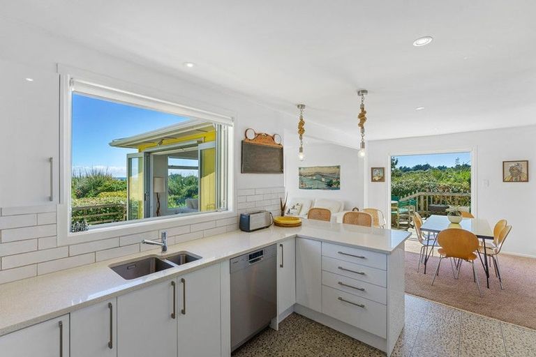 Photo of property in 1 Rodney Avenue, Te Horo Beach, Otaki, 5581