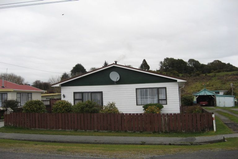 Photo of property in 5 Inverness Street, Dunollie, Runanga, 7803