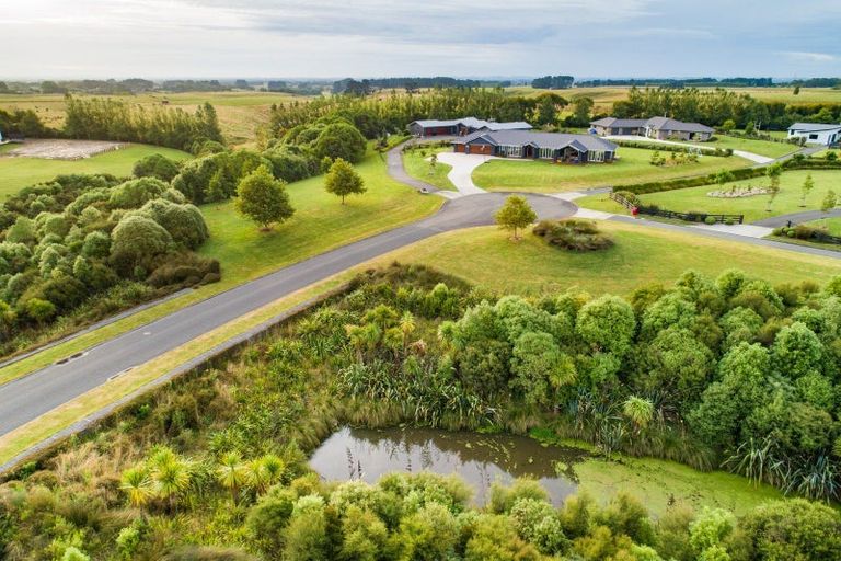 Photo of property in 21 Loveston Lane, Kelvin Grove, Palmerston North, 4470