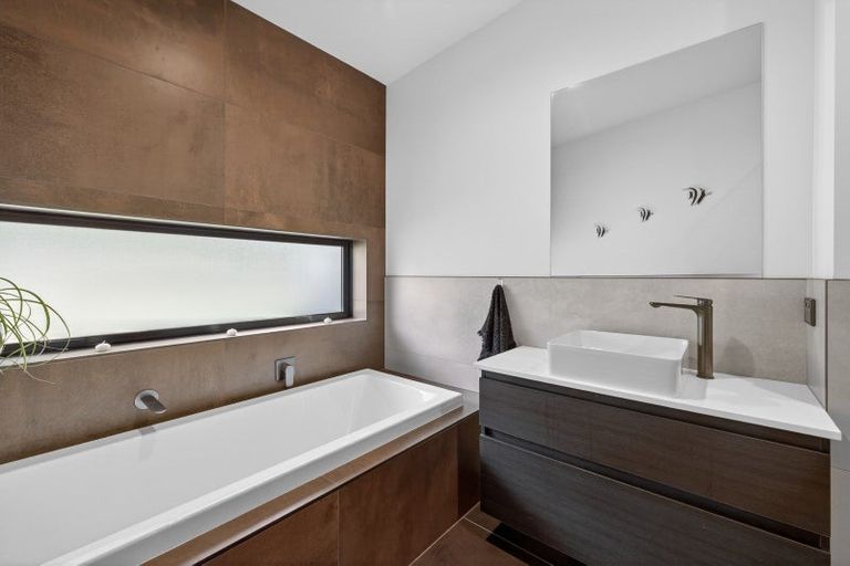 Photo of property in 106 Bayview Road, Charteris Bay, Lyttelton, 8971