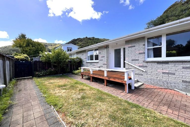Photo of property in 2/26 Tawa Street, Eastbourne, Lower Hutt, 5013