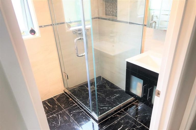 Photo of property in 97c Taylor Street, Blockhouse Bay, Auckland, 0600