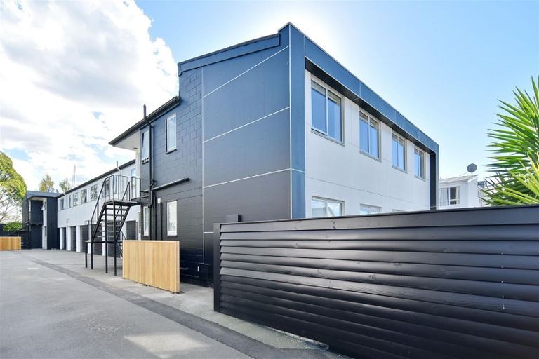 Photo of property in 2/27 Brockworth Place, Riccarton, Christchurch, 8011