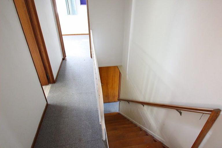 Photo of property in 40 West Lynn Road, Titirangi, Auckland, 0604