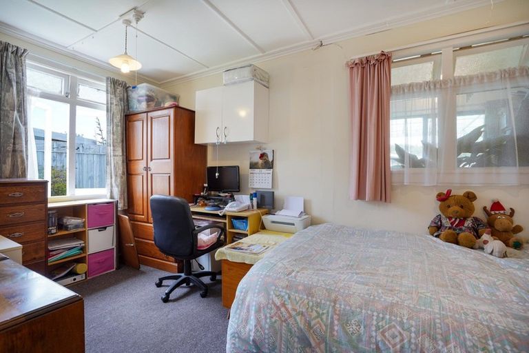 Photo of property in 16 Chrystal Street, Foxton Beach, Foxton, 4815