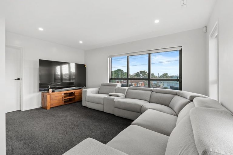 Photo of property in 15 Tomlinson Street, Hillpark, Auckland, 2102