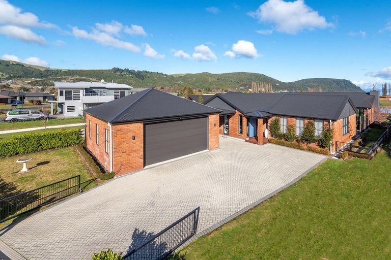 Photo of property in 3 Pukeko Way, Kinloch, Taupo, 3377