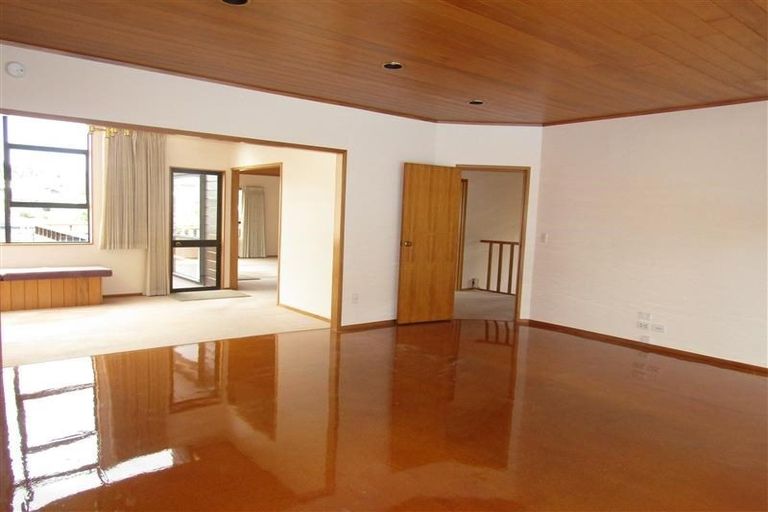 Photo of property in 1/50 Masterton Road, Rothesay Bay, Auckland, 0630