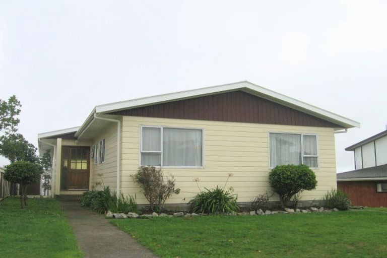 Photo of property in 134 Conclusion Street, Ascot Park, Porirua, 5024