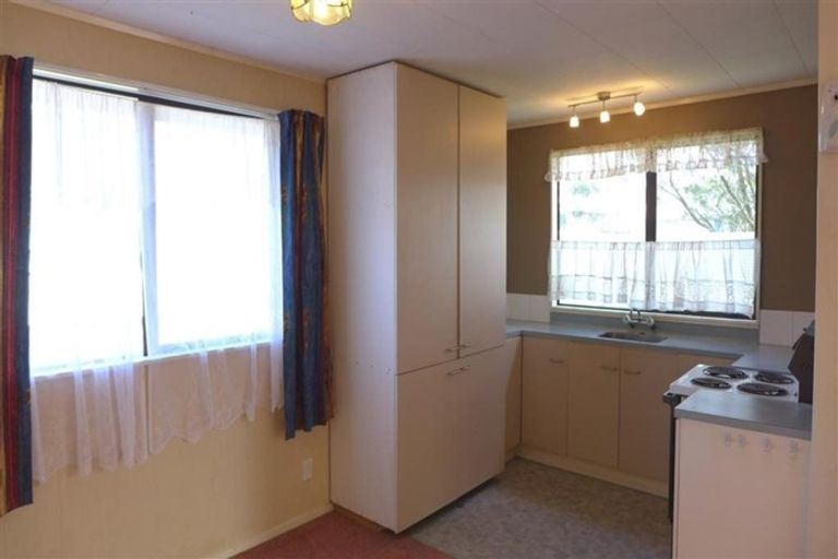 Photo of property in 18 Glen Close, Glen Eden, Auckland, 0602