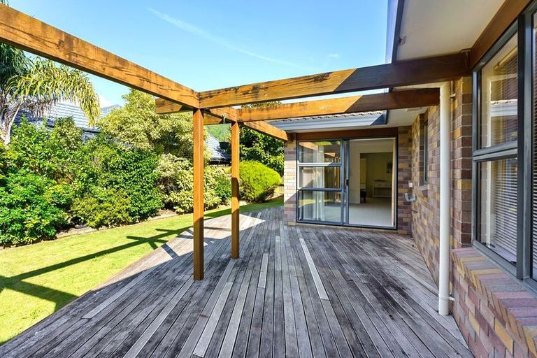 Photo of property in 50 Awanui Drive, Waikanae, 5036