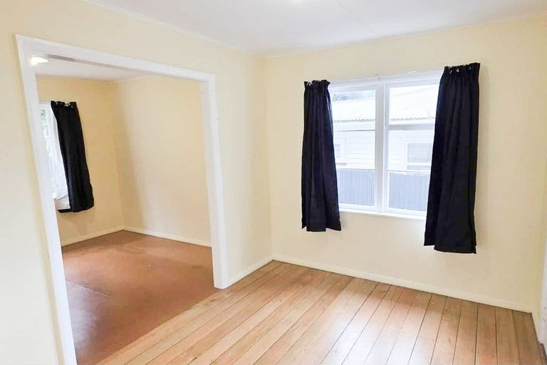 Photo of property in 52 Sunny Grove, Wainuiomata, Lower Hutt, 5014