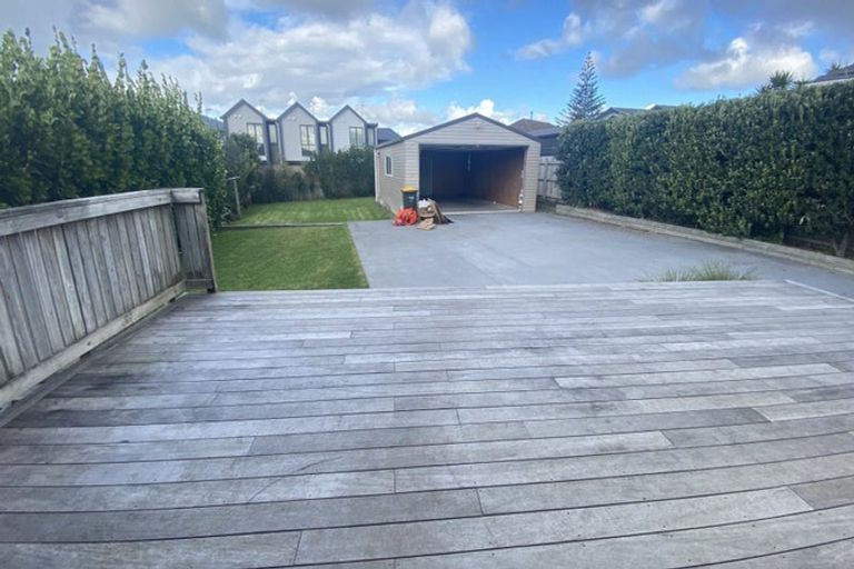 Photo of property in 5 Brookfield Road, Te Atatu Peninsula, Auckland, 0610