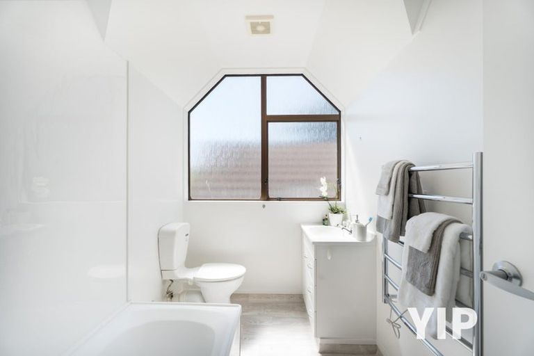 Photo of property in 2/46 Wingfield Place, Churton Park, Wellington, 6037