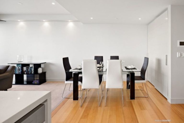 Photo of property in Clyde Quay Wharf, 2a/6 Clyde Quay Wharf, Te Aro, Wellington, 6011