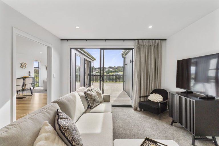 Photo of property in 37 Ridge Drive, Omokoroa, 3114