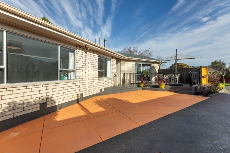 Photo of property in 24 Jenkins Avenue, Redwood, Christchurch, 8051