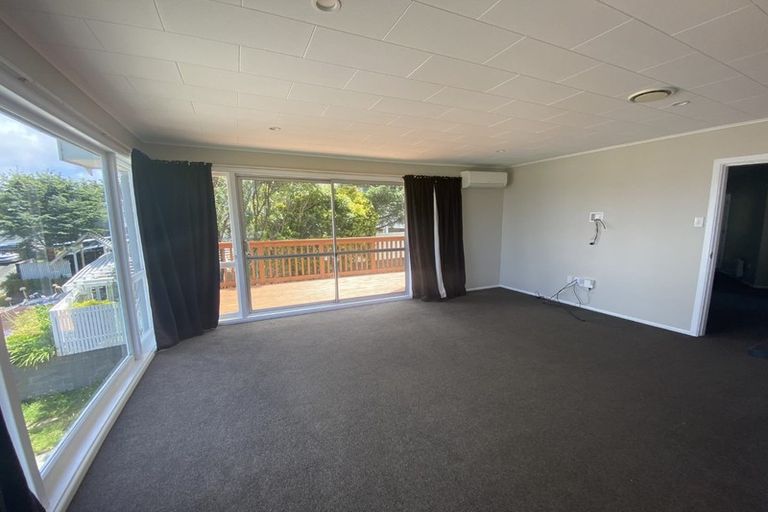 Photo of property in 11 Middlesex Place, Northland, Wellington, 6012