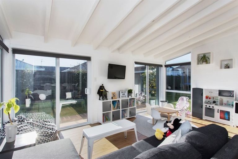 Photo of property in 10a Fovant Street, Russley, Christchurch, 8042