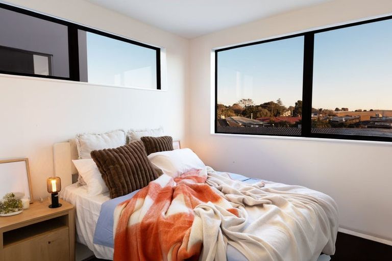 Photo of property in 13 Paetai Lane, Te Atatu Peninsula, 0610