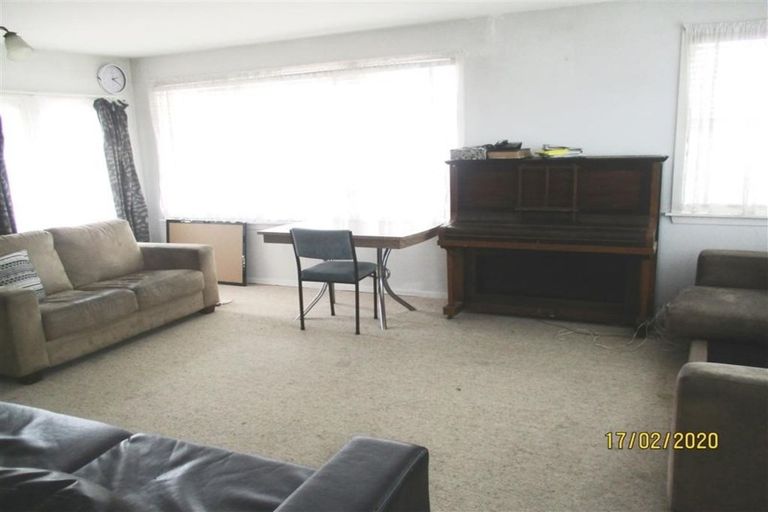 Photo of property in 92 Frensham Crescent, Woolston, Christchurch, 8062