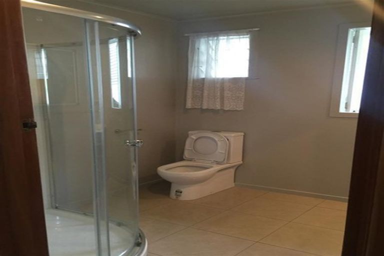 Photo of property in 36 Bond Crescent, Forrest Hill, Auckland, 0620