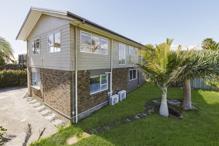 Photo of property in 3/3 Clarks Beach Road, Clarks Beach, 2122