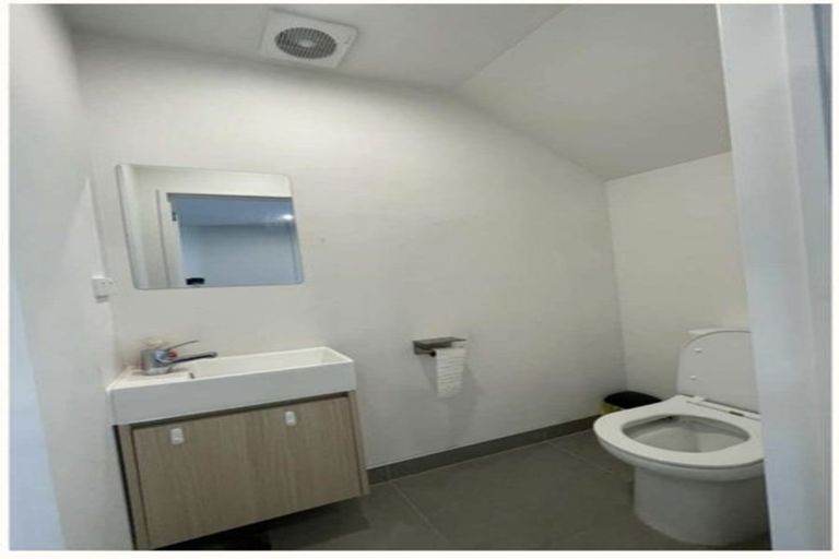 Photo of property in 28 Whai Hua Lane, Mangere Bridge, Auckland, 2022