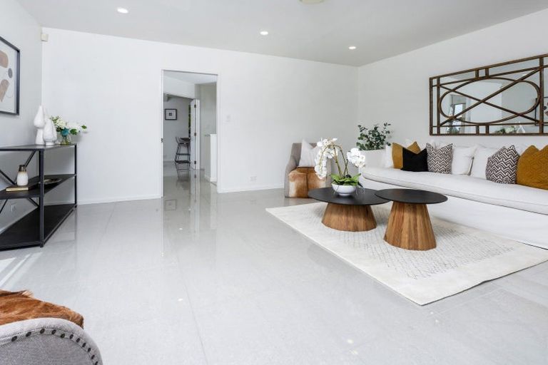 Photo of property in 46 Goldfinch Rise, Unsworth Heights, Auckland, 0632