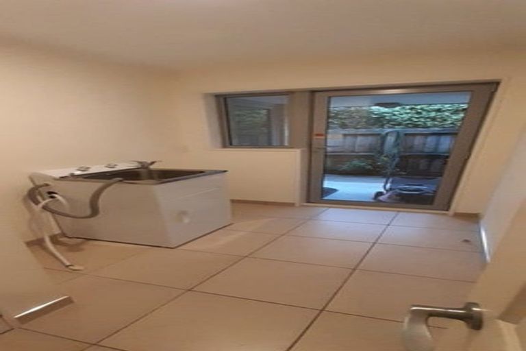 Photo of property in 4 The Oval, Hillmorton, Christchurch, 8024