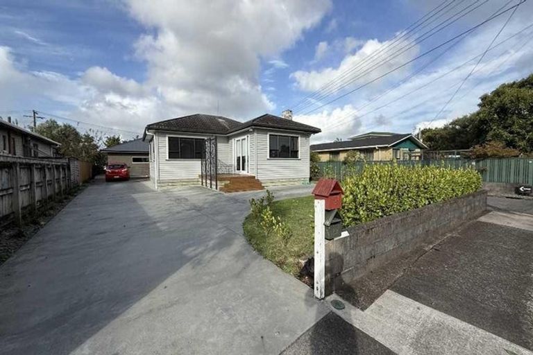 Photo of property in 15 Barry Street, Ferndale, New Plymouth, 4310