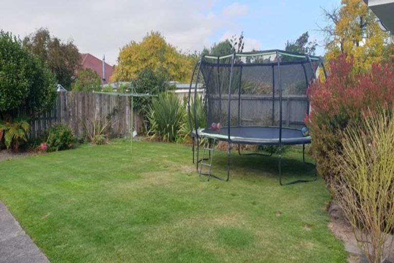 Photo of property in 2/58 Birdwood Avenue, Beckenham, Christchurch, 8023