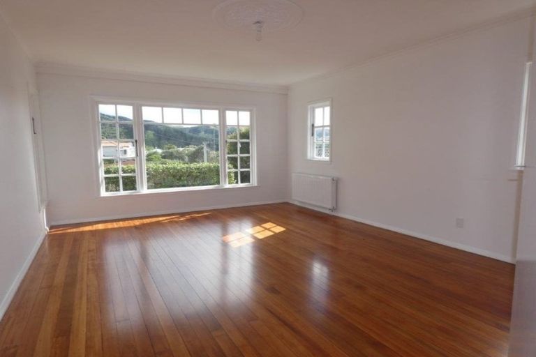 Photo of property in 93 Karori Road, Karori, Wellington, 6012