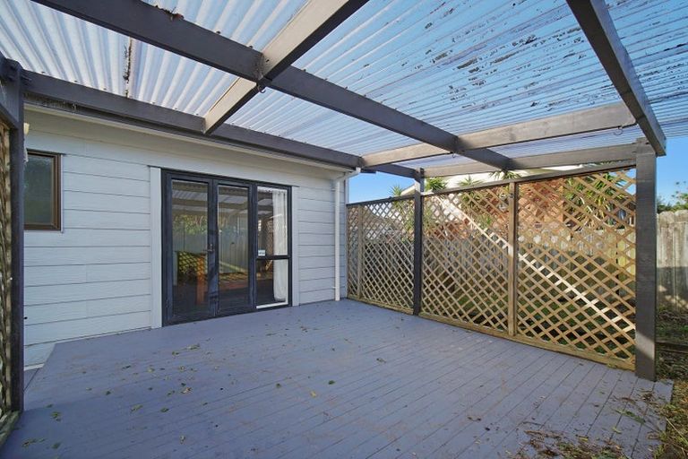 Photo of property in 2/19 Tane Street, New Lynn, Auckland, 0600