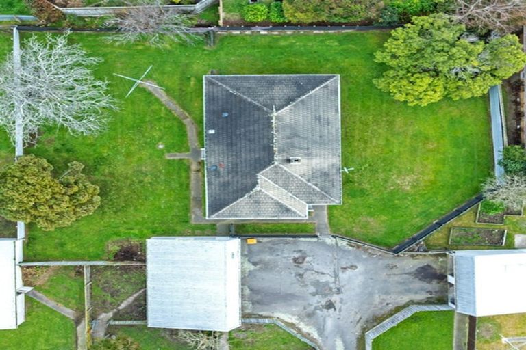 Photo of property in 5 Crewe Crescent, Hokowhitu, Palmerston North, 4410