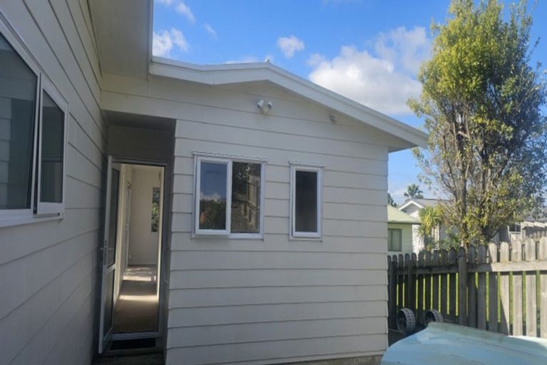 Photo of property in 11 Jean Place, Stanmore Bay, Whangaparaoa, 0932