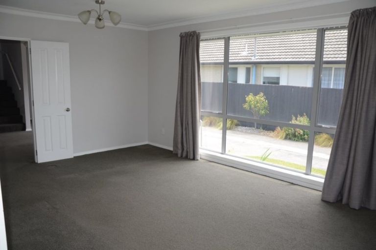Photo of property in 33 Farnborough Street, Aranui, Christchurch, 8061