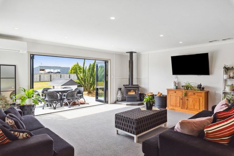 Photo of property in 53 Bruce Road, Levin, 5510