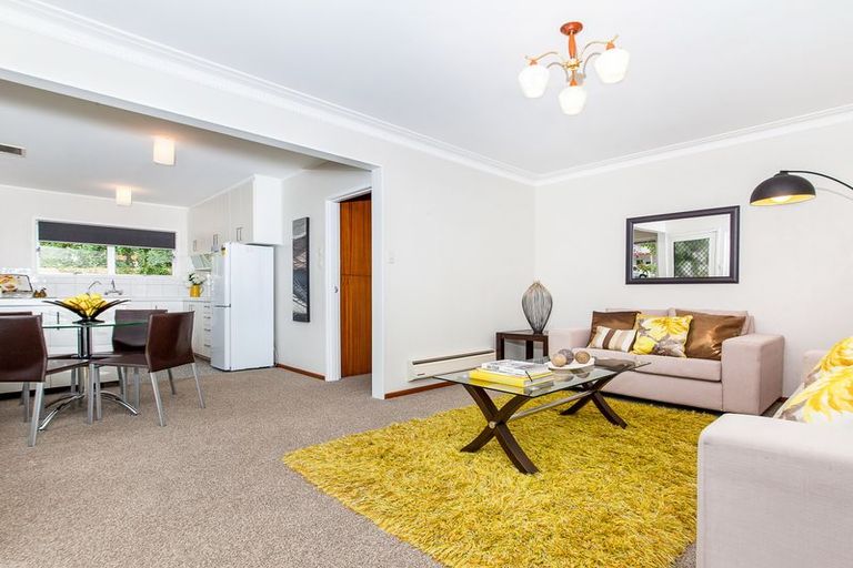 Photo of property in 5/1 Takapu Street, Henderson, Auckland, 0612