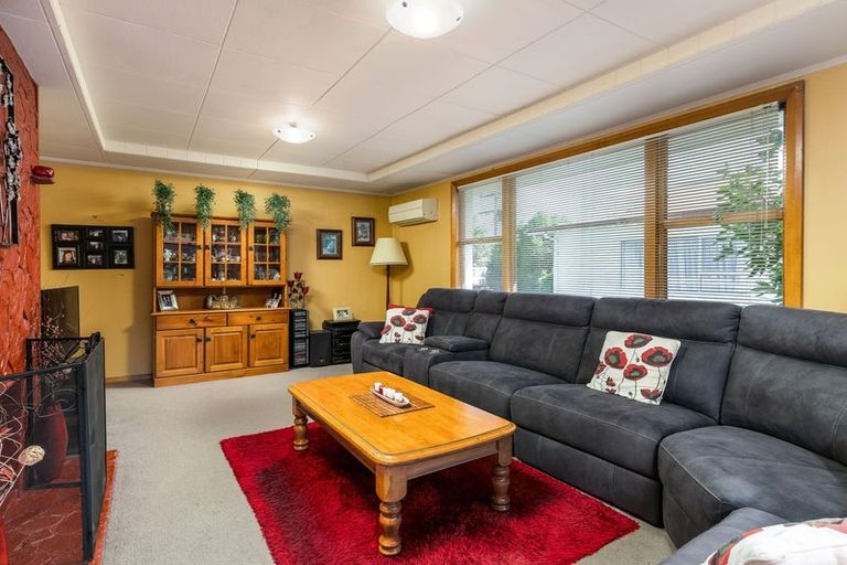 Photo of property in 16 Hughes Street, Waimate, 7924