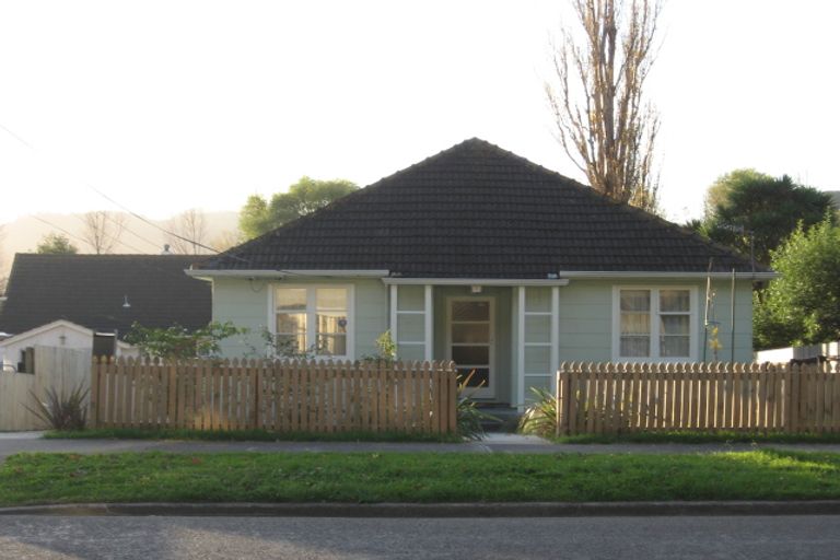 Photo of property in 185 Waddington Drive, Naenae, Lower Hutt, 5011