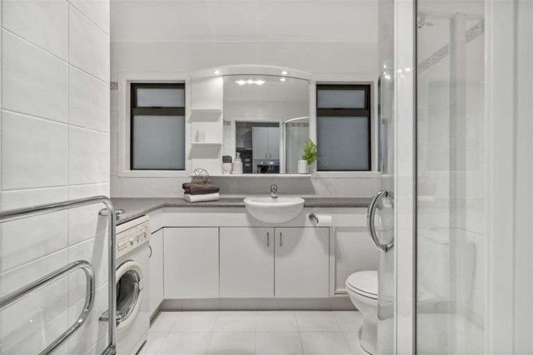 Photo of property in 37 Parkhill Road, Mellons Bay, Auckland, 2014